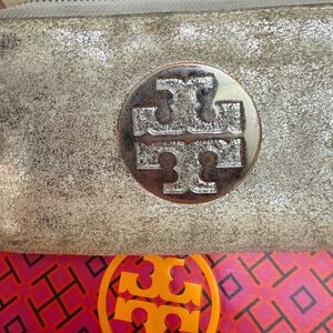 Tory Burch Silver Clutch with Metallic Finish